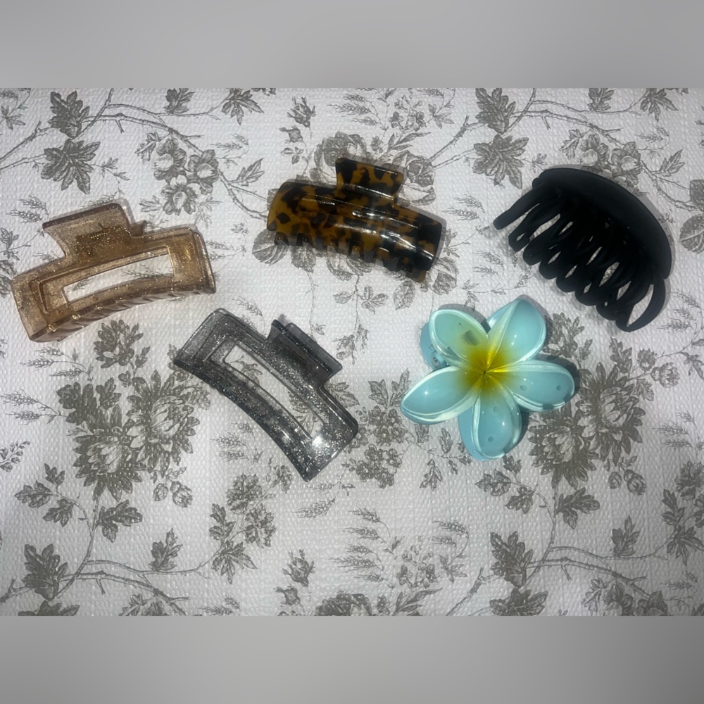 Claw clips